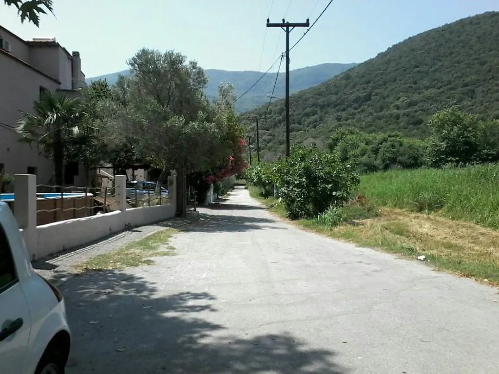 סטאברוס Garden Bungalow Valentina