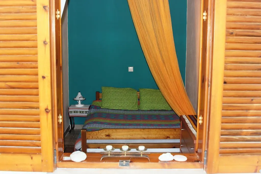 בית נופש סטאברוס Garden Bungalow Valentina יוון